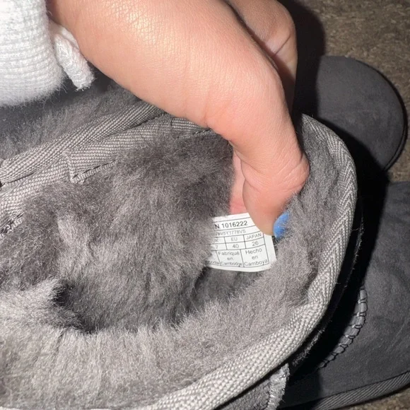 Women’s ugg Gray Ankle Boots - Picture 4 of 4